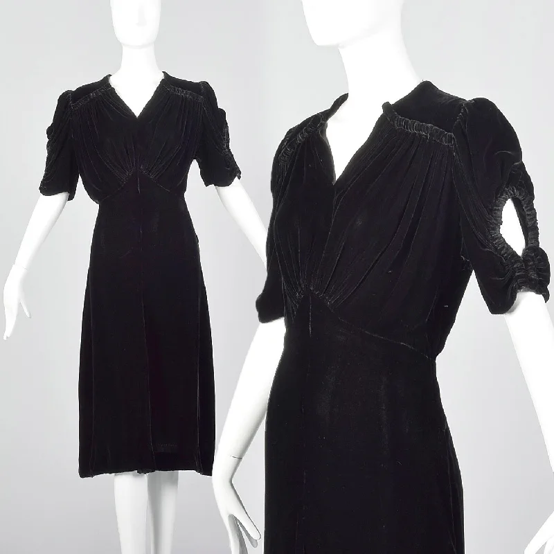 Large 1940s Black Velvet Dress with Open Sleeve Detail Discounted unclassified dresses