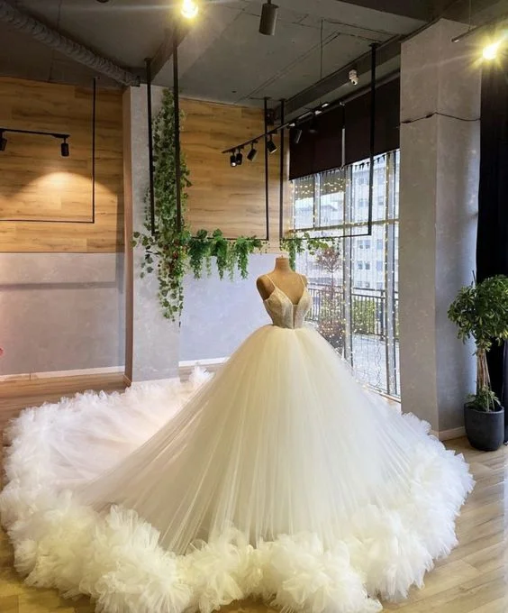 Charming A-line Tulle Ball Gown Puffy Dress Sweet 16 Dress  Y6551 Tulle Wedding Dress